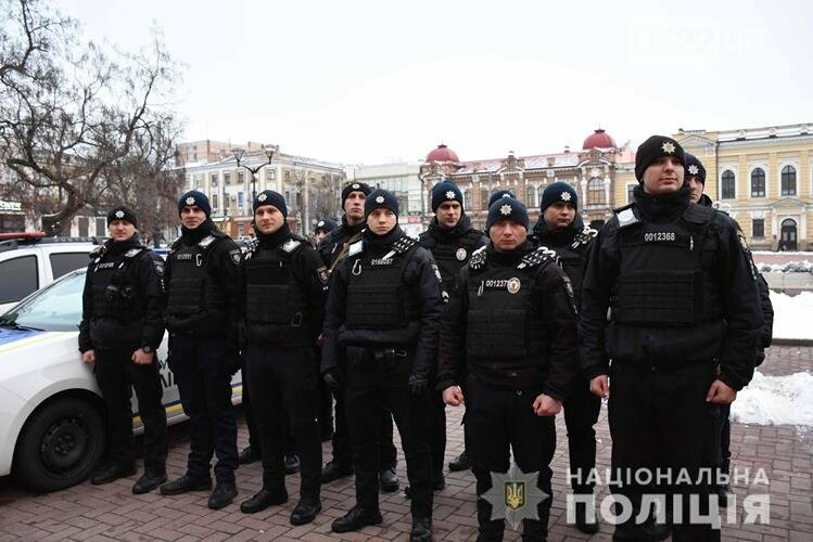 У Кропивницькому на патрулювання міста вийшли додатково 60..., фото-2 У Кропивницькому на патрулювання міста вийшли додатково 60 правоохоронців, фото-2