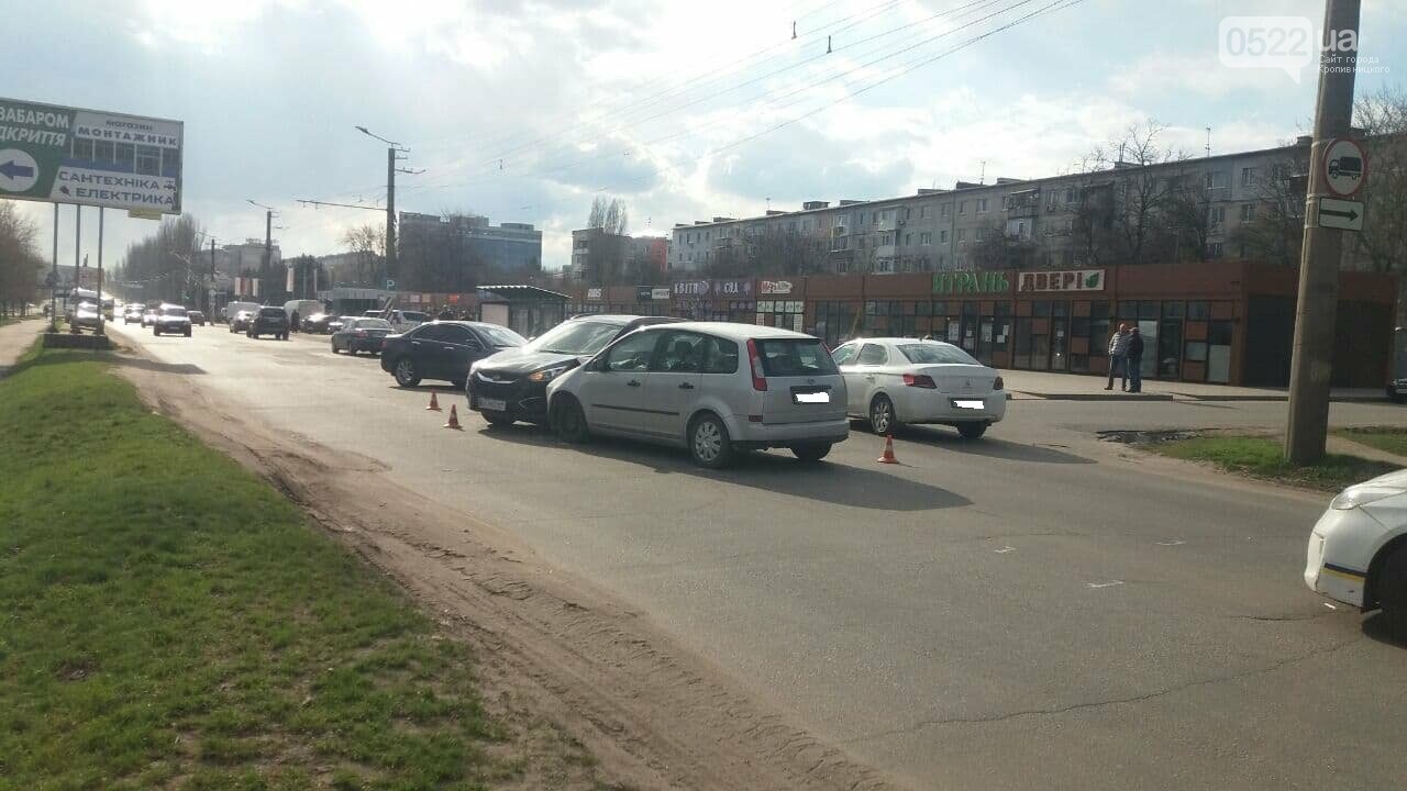 Весна - час для ДТП: сьогодні без травм не обійшлось, фото-1