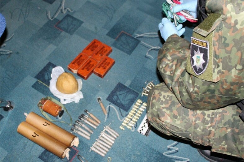 Как взорвать пластид. Тротил. Детонатор для пластида. Взрыв тротила пластид. Как выглядит тротил