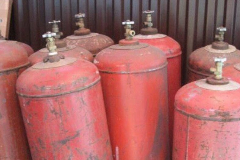 Полтавка Омск баллон. Баллоны бу. Газовые баллоны скупка Колывань. Взрыв газового баллона в доме в Полтавке Омской области.