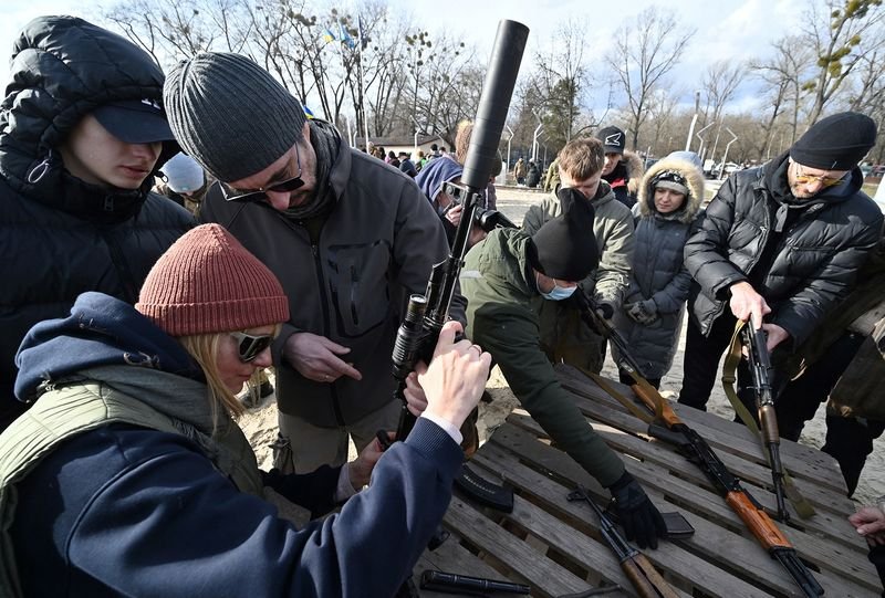 Денис Монастирський: Потрібно дозволити українцям купувати та зберігати зброю для захисту власної домівки 