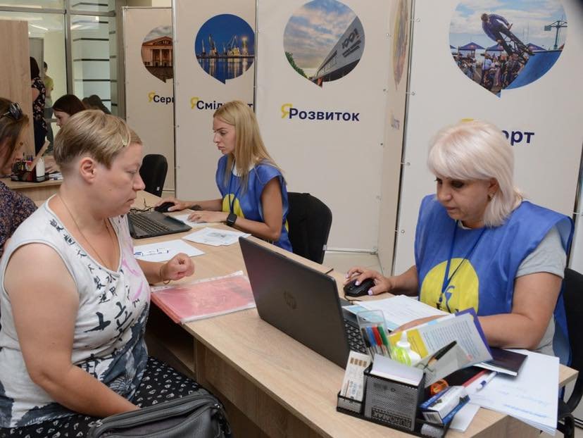 Маріупольці для маріупольців: у Кропивницькому відкрили центр підтримки та допомоги 