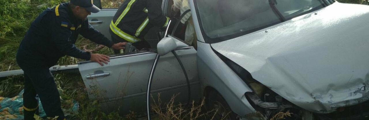 Благовіщенські рятувальники деблокували із понівеченої автівки тіло... Благовіщенські рятувальники деблокували із понівеченої автівки тіло загиблої у ДТП жінки