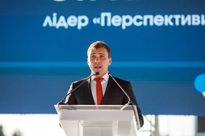 Стрижаков з відвертою промовою виступив на стадіоні «Зірка» у Кропи... Стрижаков з відвертою промовою виступив на стадіоні «Зірка» у Кропивницькому