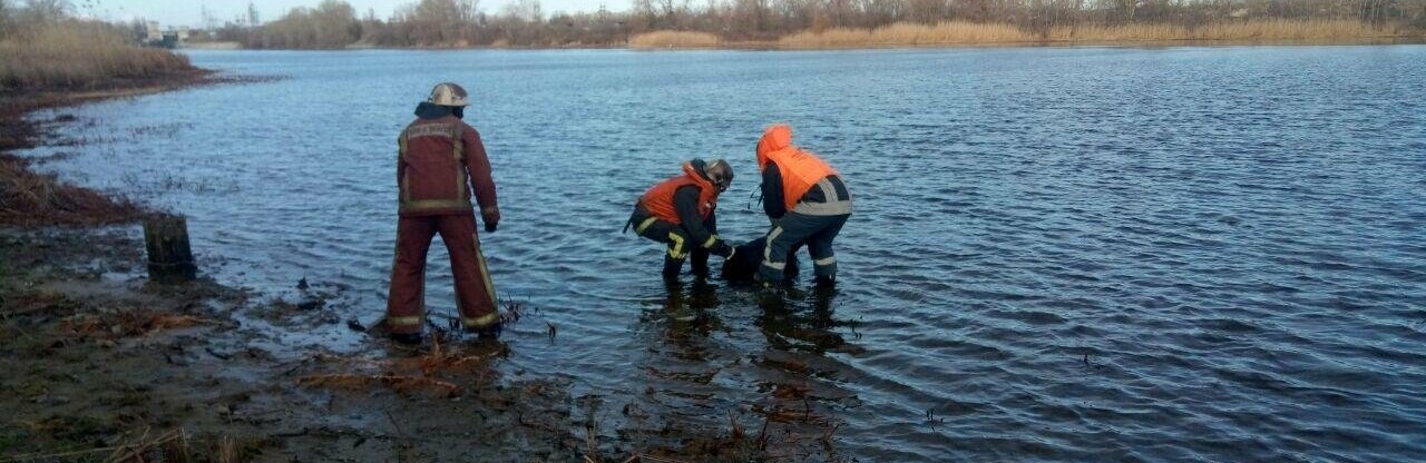 Тіло витягли з води: що відомо про 