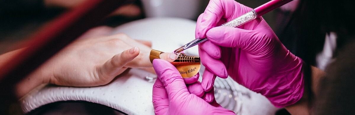 Безкоштовні курси для майстрів манікюру: ТОП професія для шанувальників краси