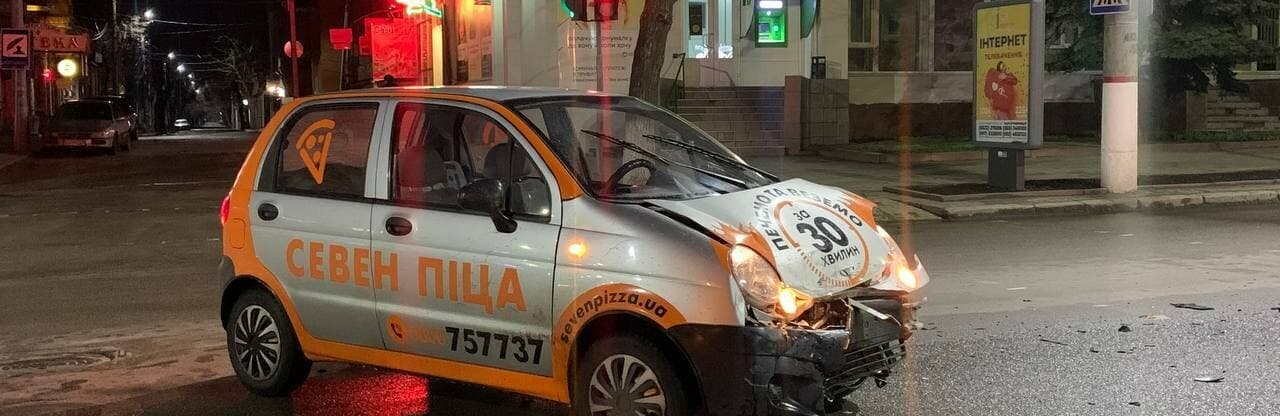 Піца вчасно не приїде: ДТП стало на шляху своєчасної доставки