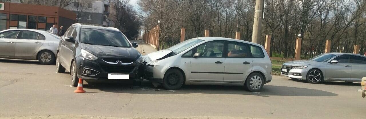Весна - час для ДТП: сьогодні без травм не обійшлось