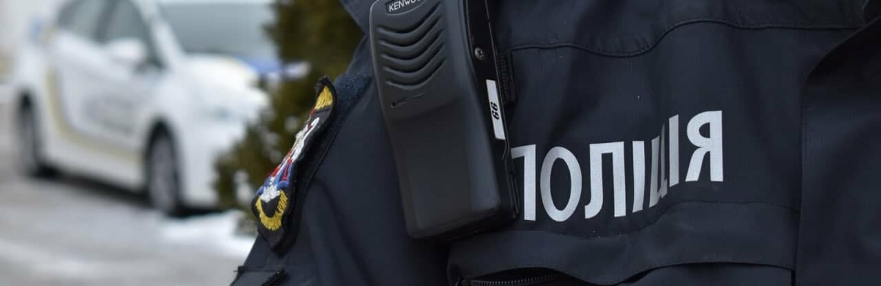 20-річний водій порушив ПДР, а при затриманні виявилось, що і документи підроблені