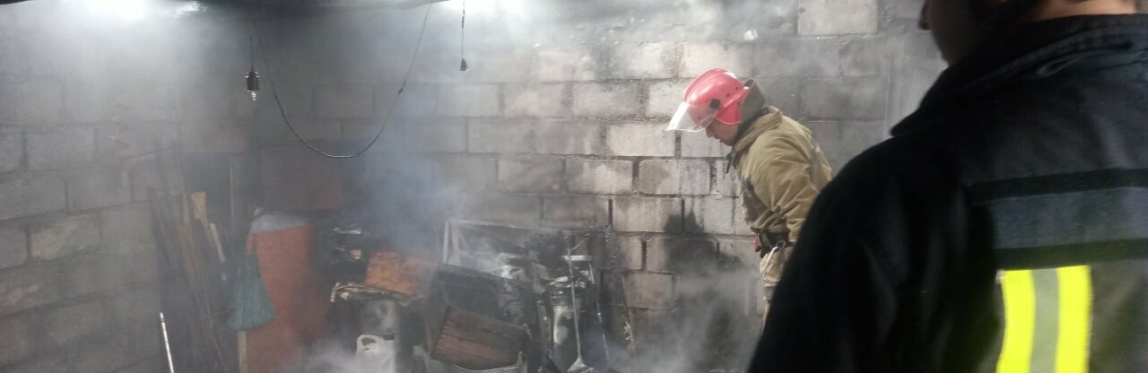 Полум'я у приватних секторах: рятувальники про ліквідацію займання будинків
