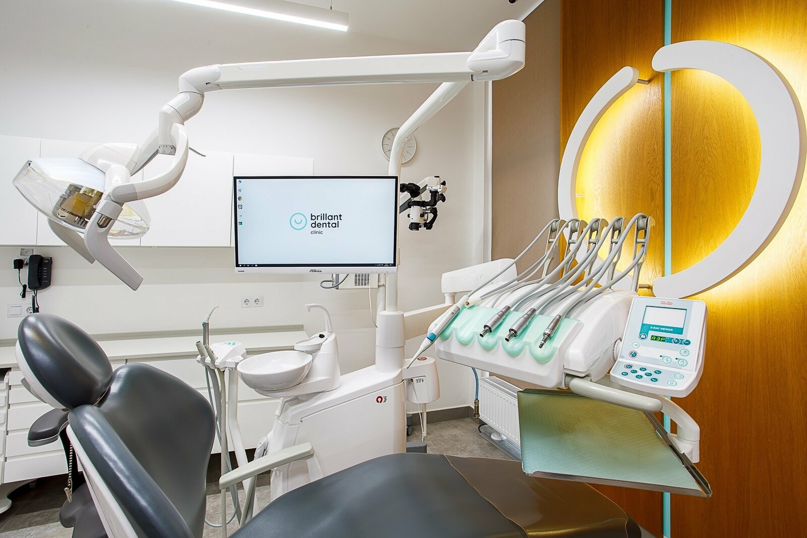 Эстетика и хирургия: виниры, кисты, имплантация