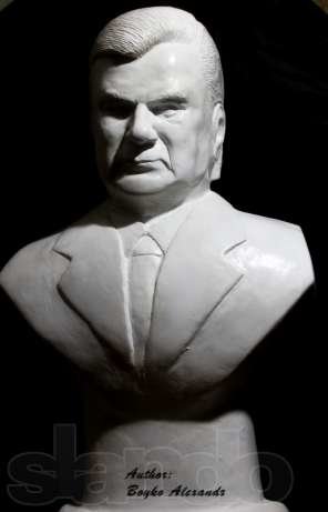 93513325_3_644x461_byust-skulptura-prezidenta-yanukovicha-gips-predmety-iskusstva