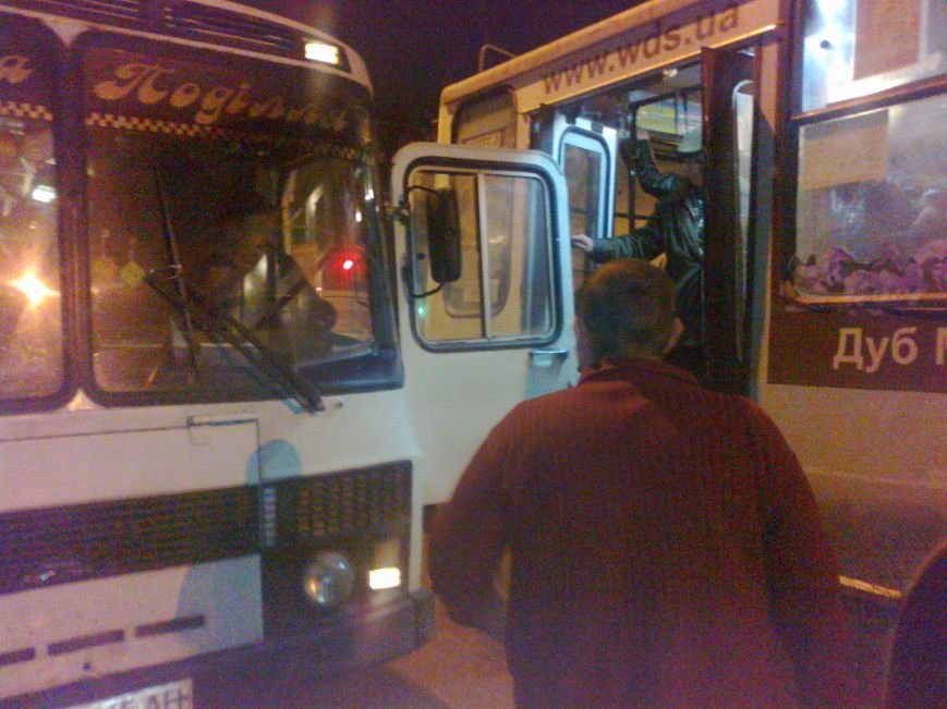 В Кировограде произошло небольшое ДТП с участие троллейбуса и автобуса (фото) - фото 1